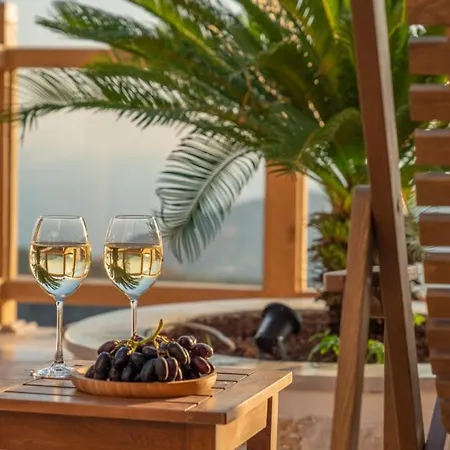 Villa Sleeps 6 With Pool And Air Con