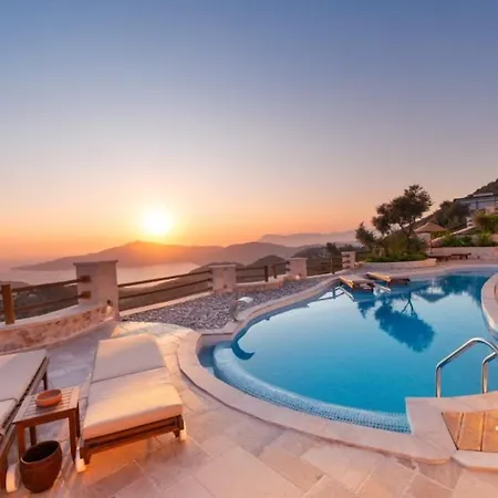 Villa Sleeps 6 With Pool And Air Con Kalkan