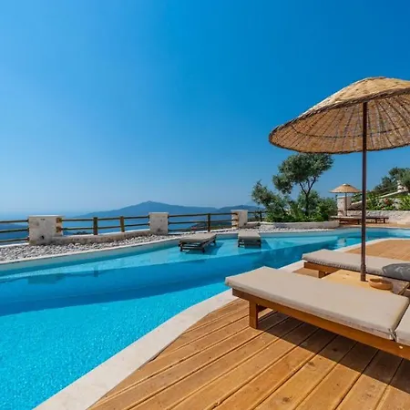 Villa Sleeps 6 With Pool And Air Con *