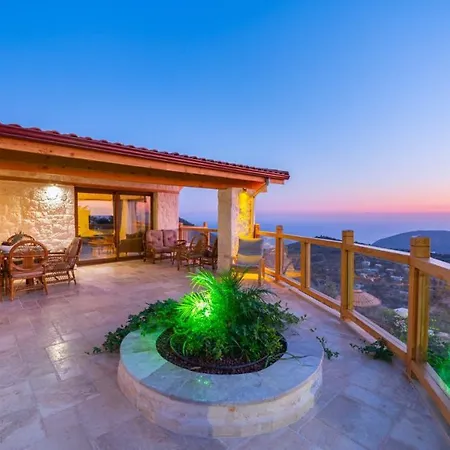 Sleeps 6 With Pool And Air Con Villa Kalkan