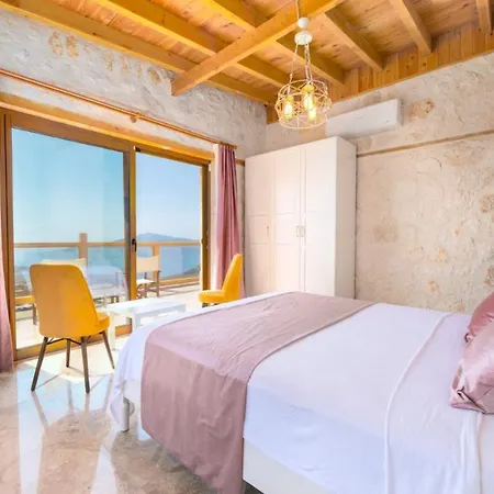 Sleeps 6 With Pool And Air Con *