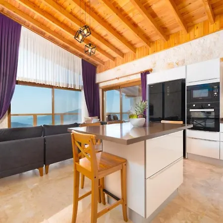 فيلة Sleeps 6 With Pool And Air Con